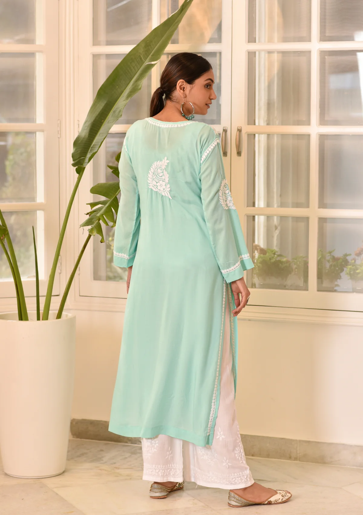 Ishtar Chikankari Modal Straight Kurta 3